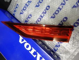 純正新品 ボルボ VOLVO V60 左テールランプ 31468185