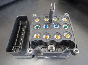 ベンツ W204 ESP フォールトコード5001 内部故障