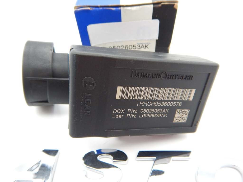 純正新品 クライスラー 300C WCM（ワイヤレス コントロール モジュール）05026053AK
