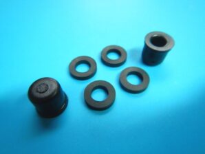 ベンツ R107 フロント ブレーキ 4ポットキャリパー リペアフルキット ピストン付き 社外品