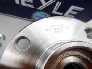 フィアット パンダ 141 フロントハブAssy MEYLE製 社外品 4400918