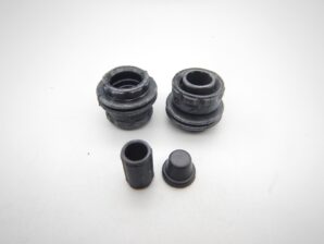 日産 インフィニティ フロントブレーキ キャリパー フルリペアキット ピストン付き