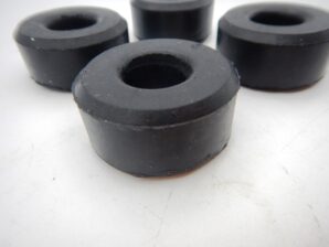 フィアット 141 パンダ フロントテンションロッド パッド 4個セット 1台分　448132