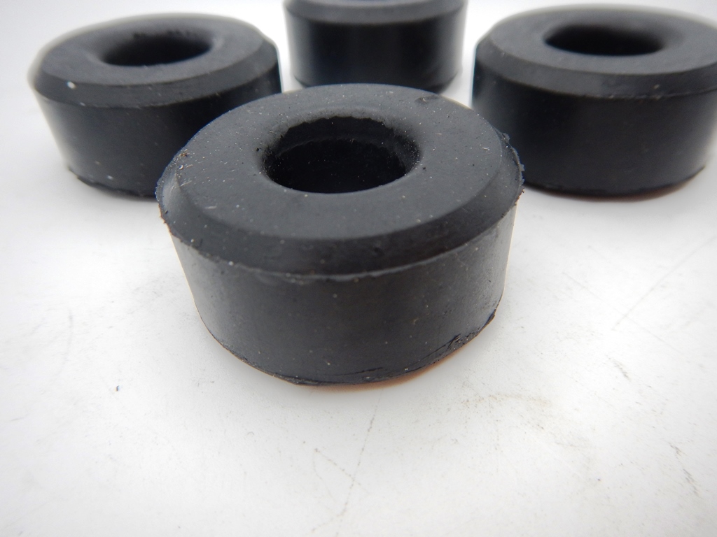 フィアット 141 パンダ フロントテンションロッド パッド 4個セット 1台分　448132