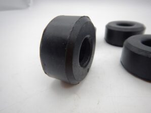 フィアット 141 パンダ フロントテンションロッド パッド 4個セット 1台分　448132