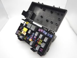 2012年ジープ ラングラー TIPM（トータリーインテグレイテッドパワーモジュール）プログラム済み リビルト品