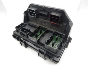 2012年ジープ ラングラー TIPM（トータリーインテグレイテッドパワーモジュール）プログラム済み リビルト品