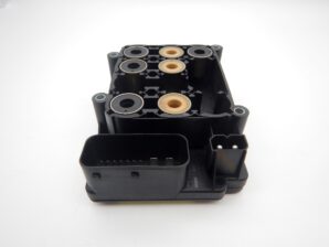 1996年～1998年 ボルボ ABSコントロールユニット プログラム済み リビルト品