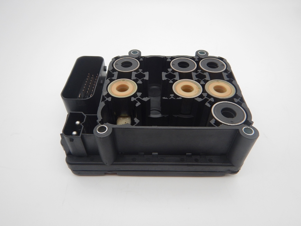 1996年～1998年 ボルボ ABSコントロールユニット プログラム済み リビルト品