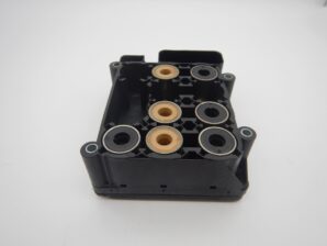 1996年～1998年 ボルボ ABSコントロールユニット プログラム済み リビルト品