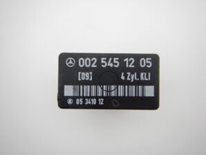 入手困難 純正新品 ベンツ W124 / W201 他 A/Cコンプレッサーコントロールリレー A0025451205