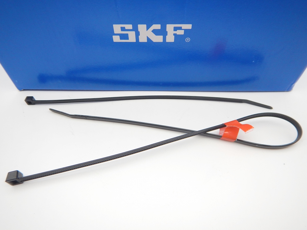アルファロメオ ステアリングラックブーツ SKF製