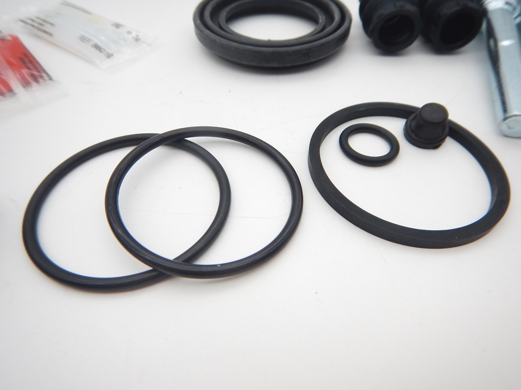 ベンツ R190 AMG GT 他 リアキャリパー リビルトキット 1台分