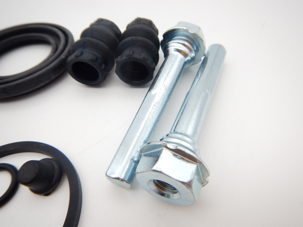 ベンツ R190 AMG GT 他 リアキャリパー リビルトキット 1台分