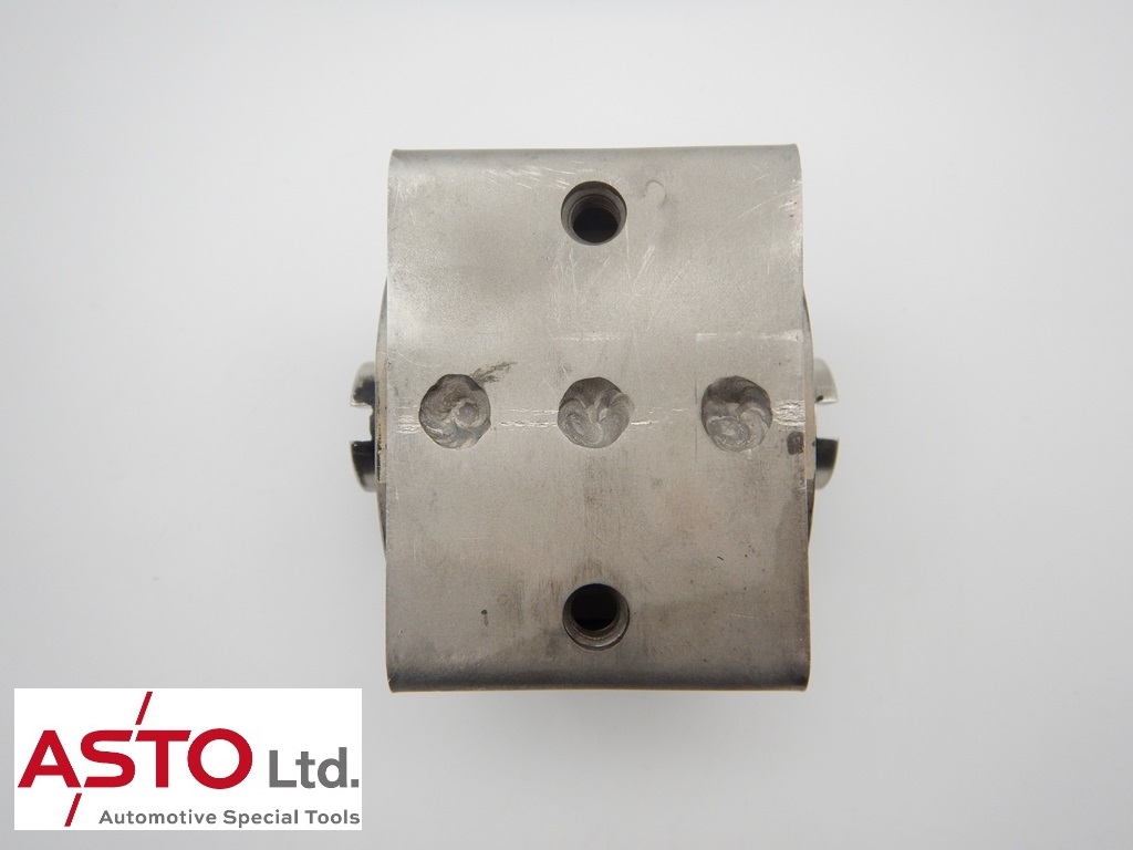 入手困難！ベンツ W124 500E トランスミッションマウント 1402400318