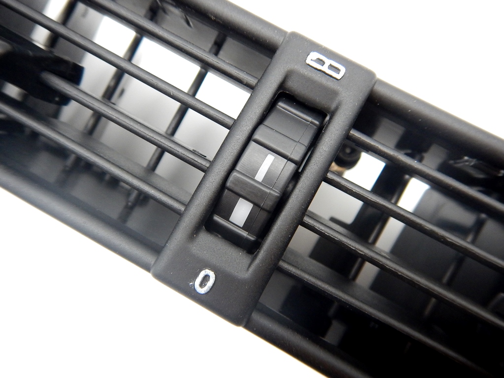 ベンツ W124 センターエアーベントグリルAssy（メタルフレームバージョン）