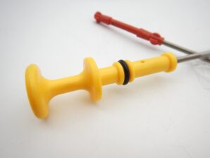 ベンツ M642 エンジンオイルレベルゲージ 6420104172