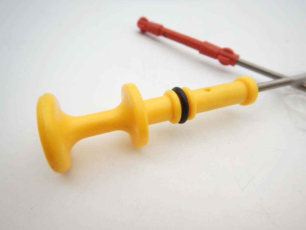 ベンツ M642 エンジンオイルレベルゲージ 6420104172