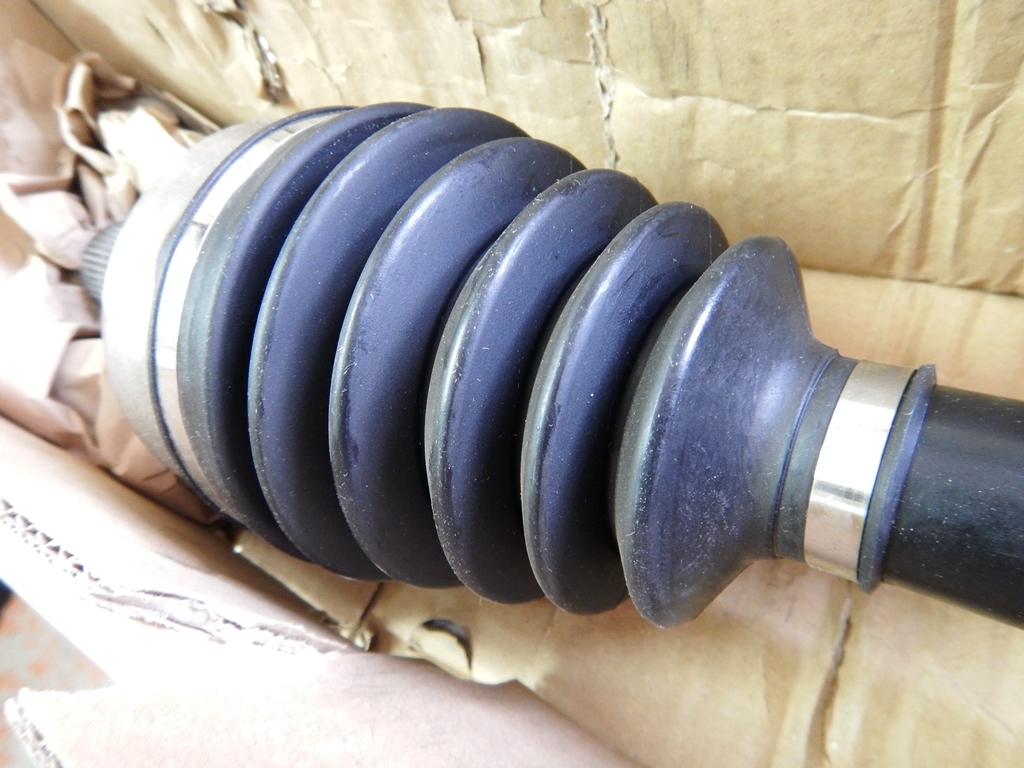 ボルボ V70 (’09-’14) フロント右ドライブシャフトAssy 社外品