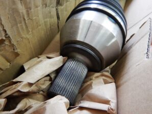 ボルボ V70 (’09-’14) フロント右ドライブシャフトAssy 社外品