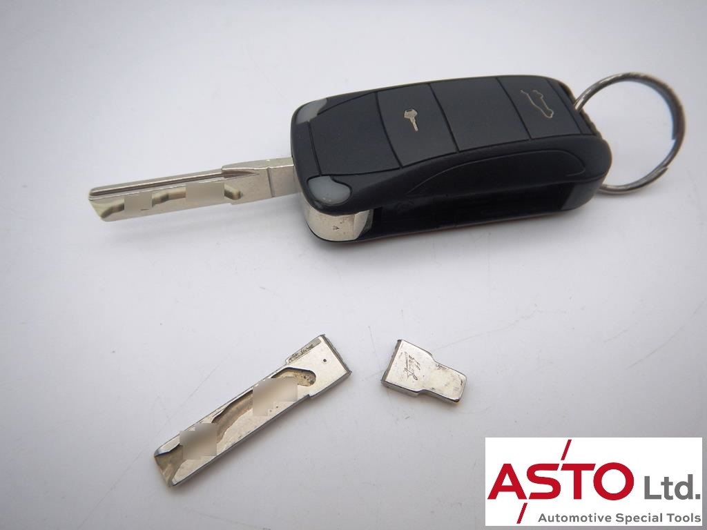 2005年 ポルシェ カイエン キーが折れた