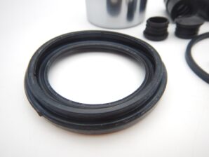 ベンツ W211 / W220 / R230 フロントブレーキキャリパー フルリペアキット