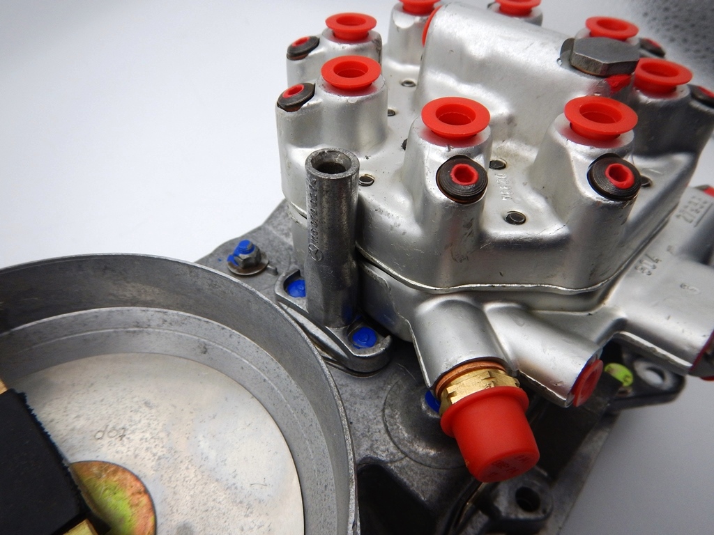 BOSCH K-ジェトロ フューエルディストリビューター & エアフロセンサーAssy リビルト品