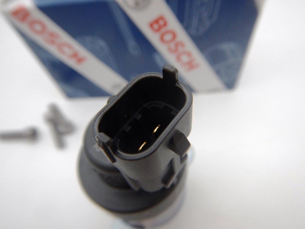 ミツビシ フソー キャンター フューエルインジェクションポンプ プレッシャーレギュレータ BOSCH　ME223954