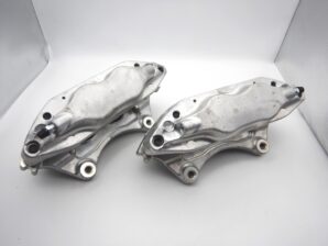 ボルボ V70ⅡR / S60ⅠR フロント4ポットキャリパー 社外品