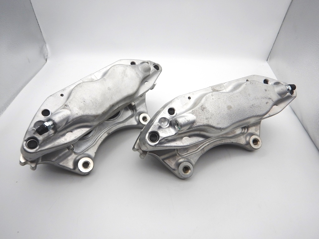 ボルボ V70ⅡR / S60ⅠR フロント4ポットキャリパー 社外品