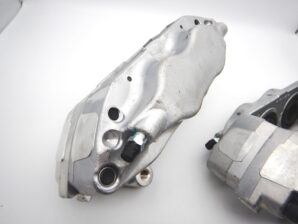 ボルボ V70ⅡR / S60ⅠR フロント4ポットキャリパー 社外品