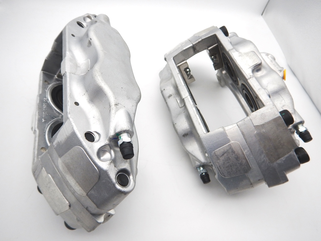 ボルボ V70ⅡR / S60ⅠR フロント4ポットキャリパー 社外品