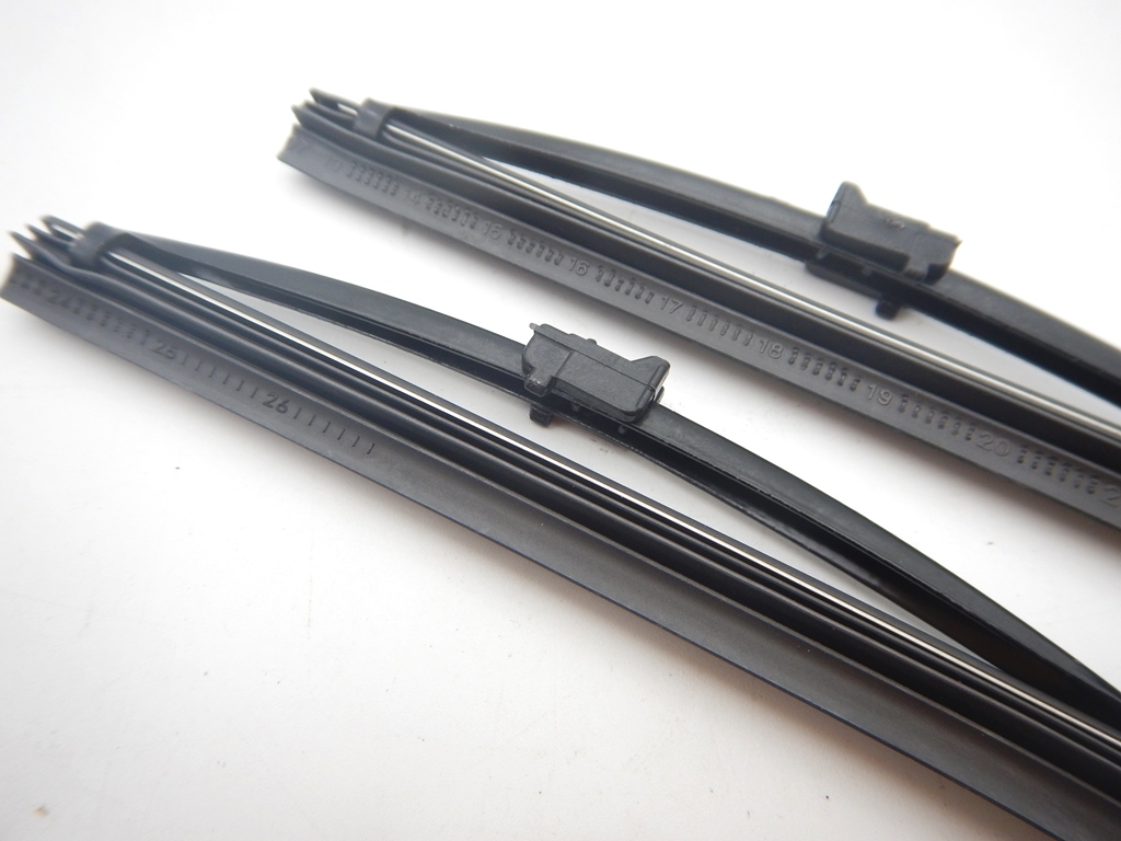 ベンツ W201 / W124 / W126 ヘッドライトワイパーブレード 左右セット② 1台分