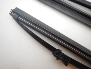 ベンツ W201 / W124 / W126 ヘッドライトワイパーブレード 左右セット② 1台分