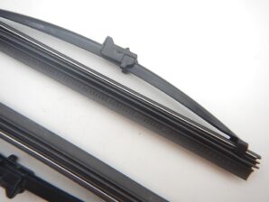 ベンツ W201 / W124 / W126 ヘッドライトワイパーブレード 左右セット② 1台分
