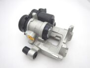 2019年 ボルボ XC60 右リアキャリパーAssy 社外品
