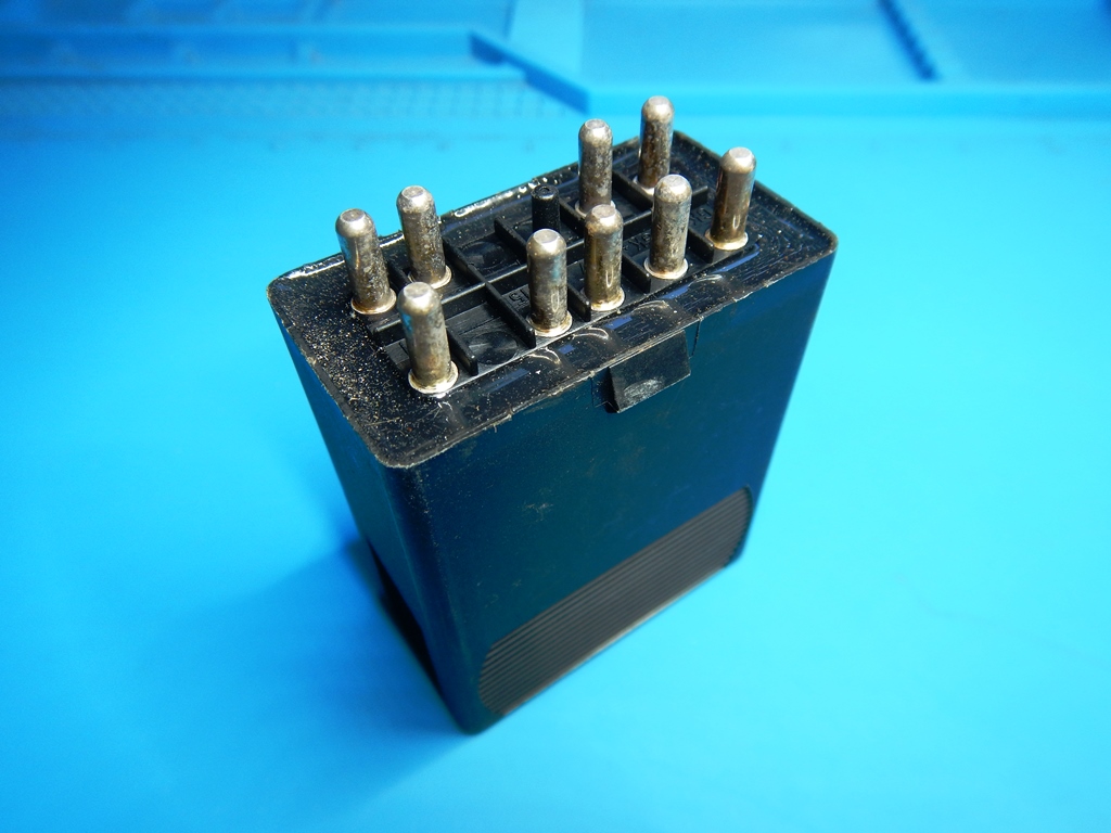 ベンツ A/C コンプレッサーリレー 002 545 12 05  純正新品